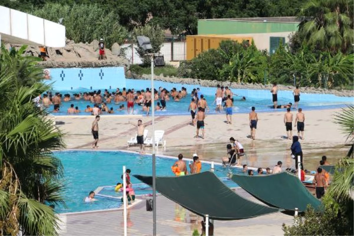 Mardin\'deki Su Parkı Dolup Taşıyor