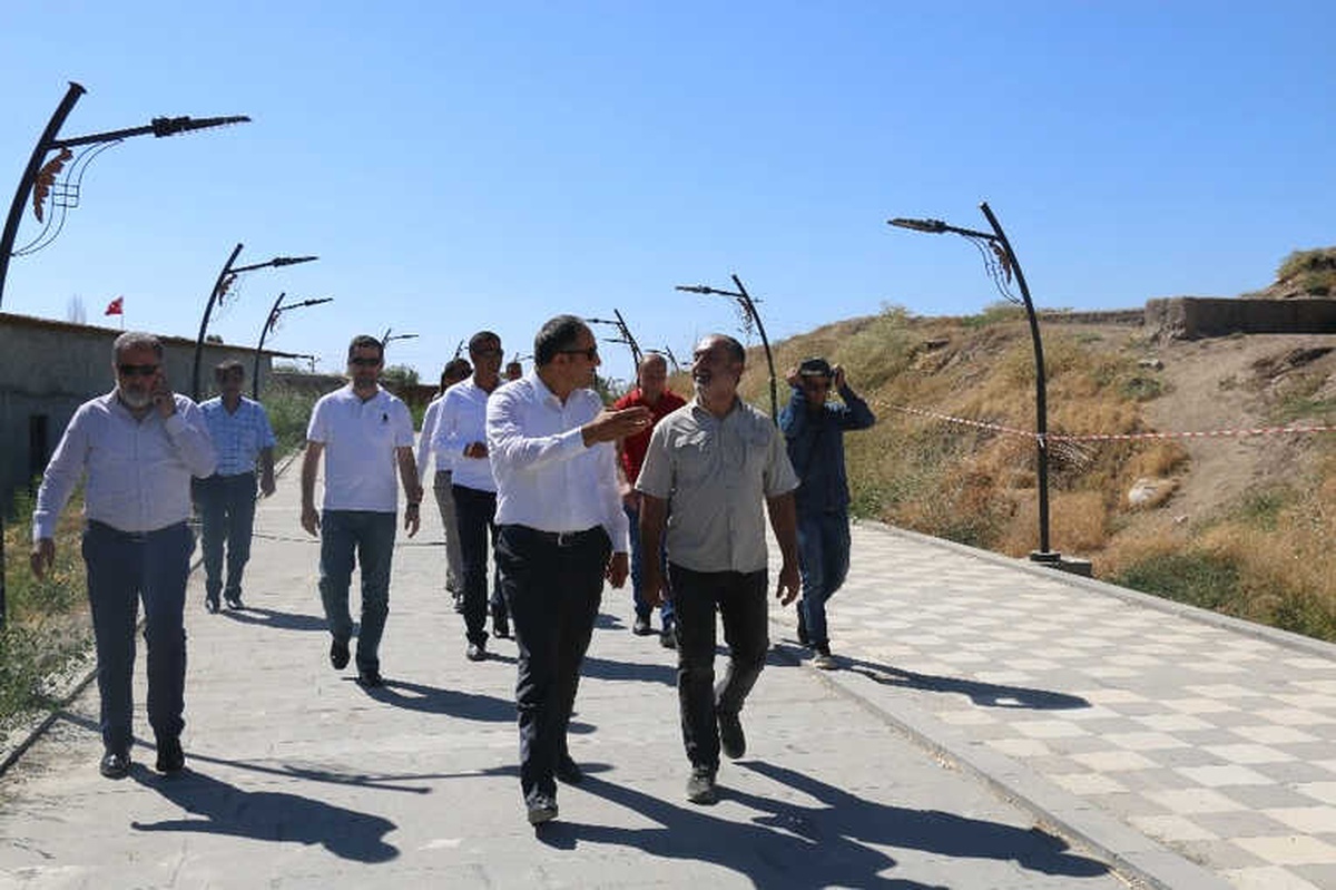 Van Tso Heyetinden Kazı Ekibine Ziyaret