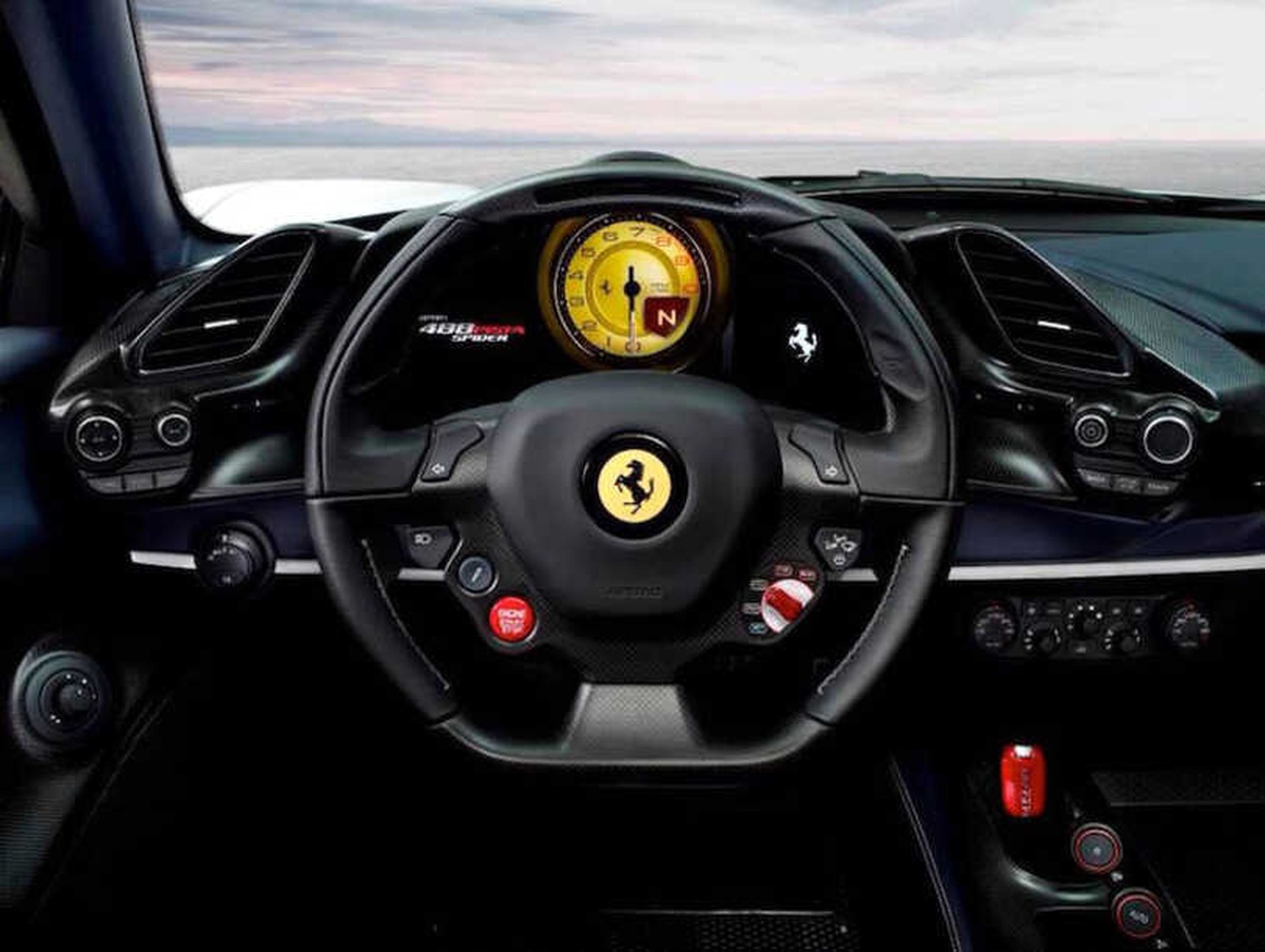 Yepyeni 720 Hp\'lik Ferrari 488 Pista Spider, Pebble Beach\'te Tanıtıldı