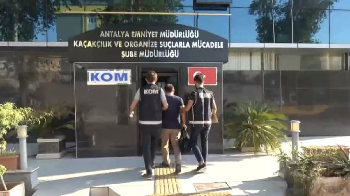 Antalya Merkezli 4 İlde Fetö/pdy Operasyonu: 12 Gözaltı