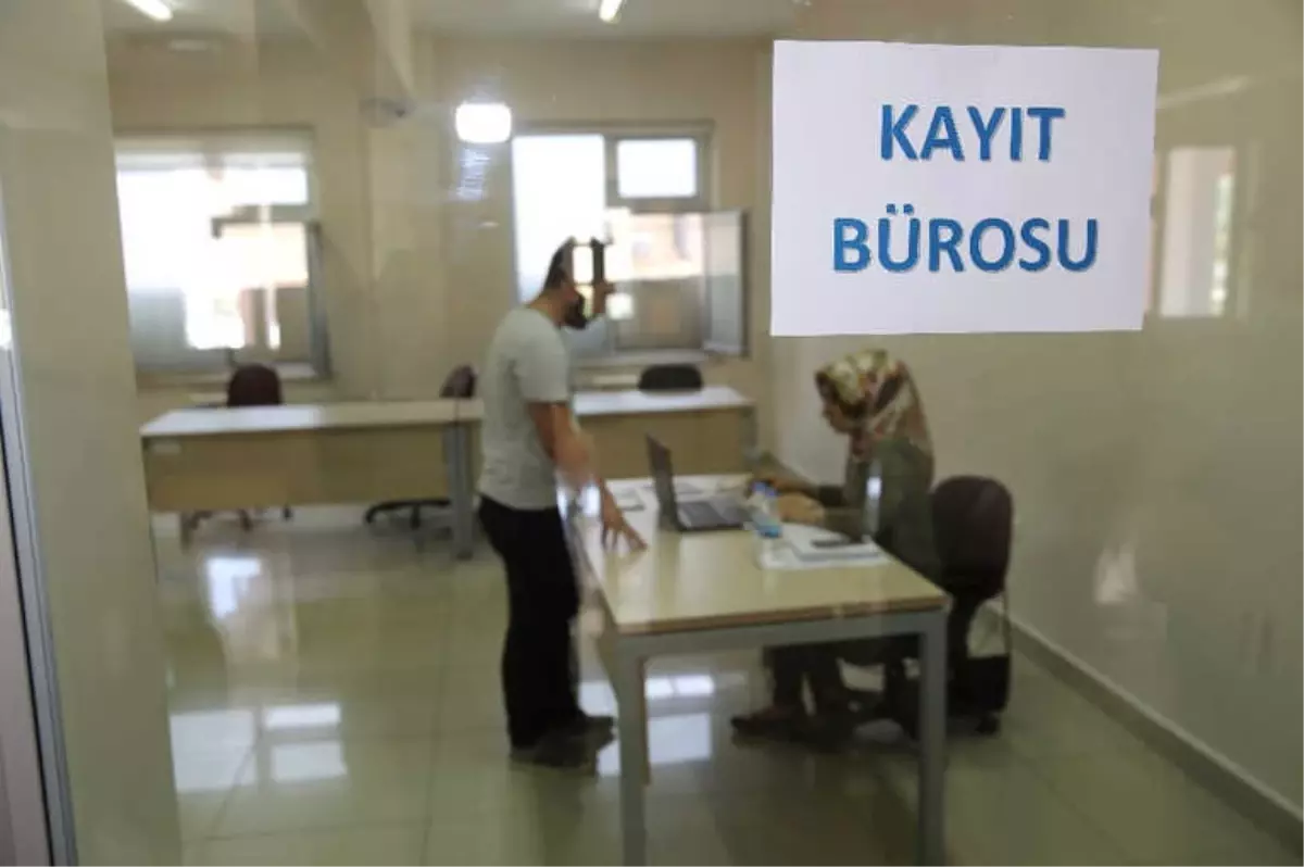 Bayburt Üniversitesi\'nde Kayıt Heyecanı Başladı