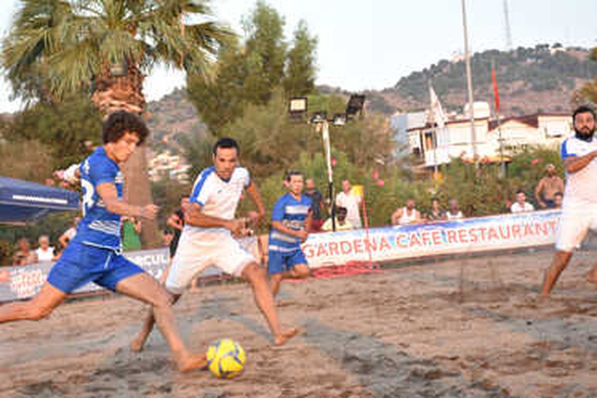 Dikili Plajları Futbolla Şenlendi