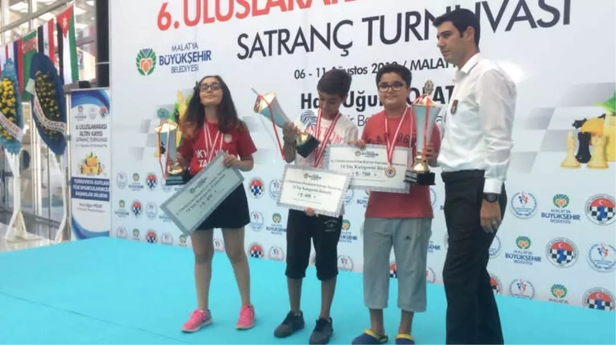 Genç Sporcu İpek Duru\'dan İki Büyük Başarı