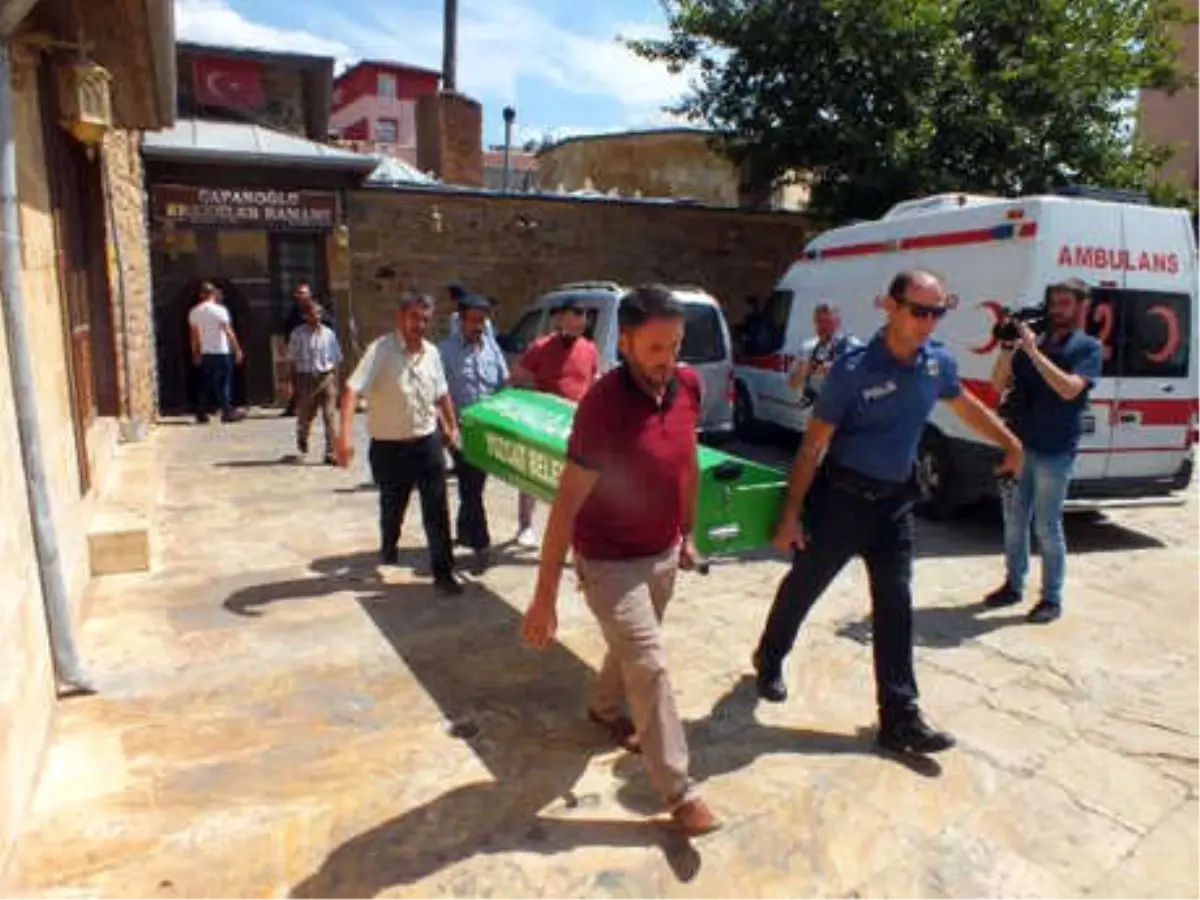 Hamamda Yıkandıktan Sonra Dinlenmeye Çekildi, Arkadaşları Ölü Buldu