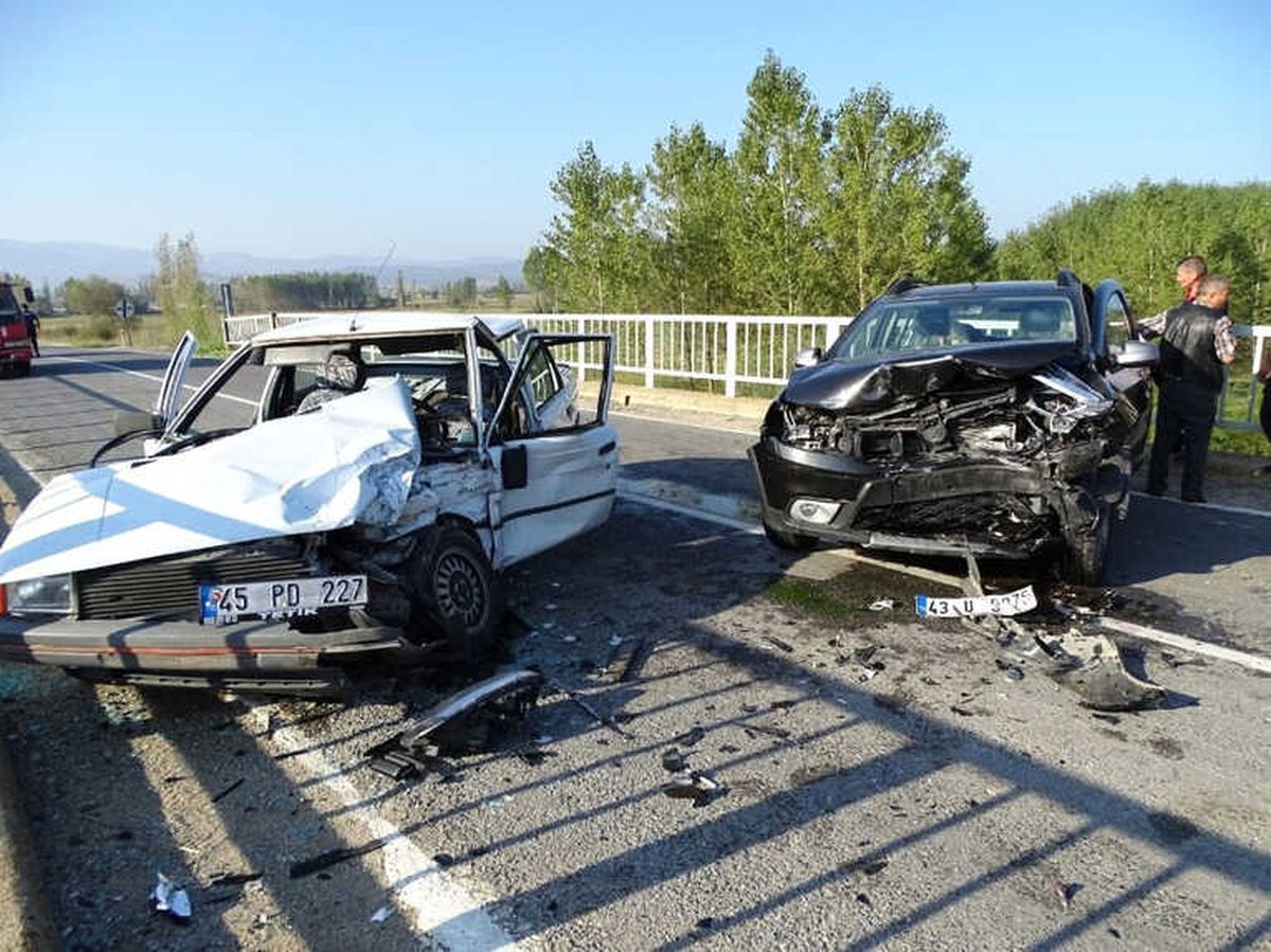 Hisarcık\'ta Trafik Kazası: 6 Yaralı