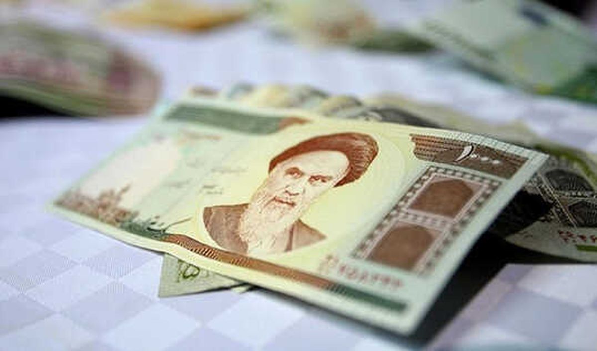 İran\'da Dolar Kuru Tarihi Seviyeye Ulaştı