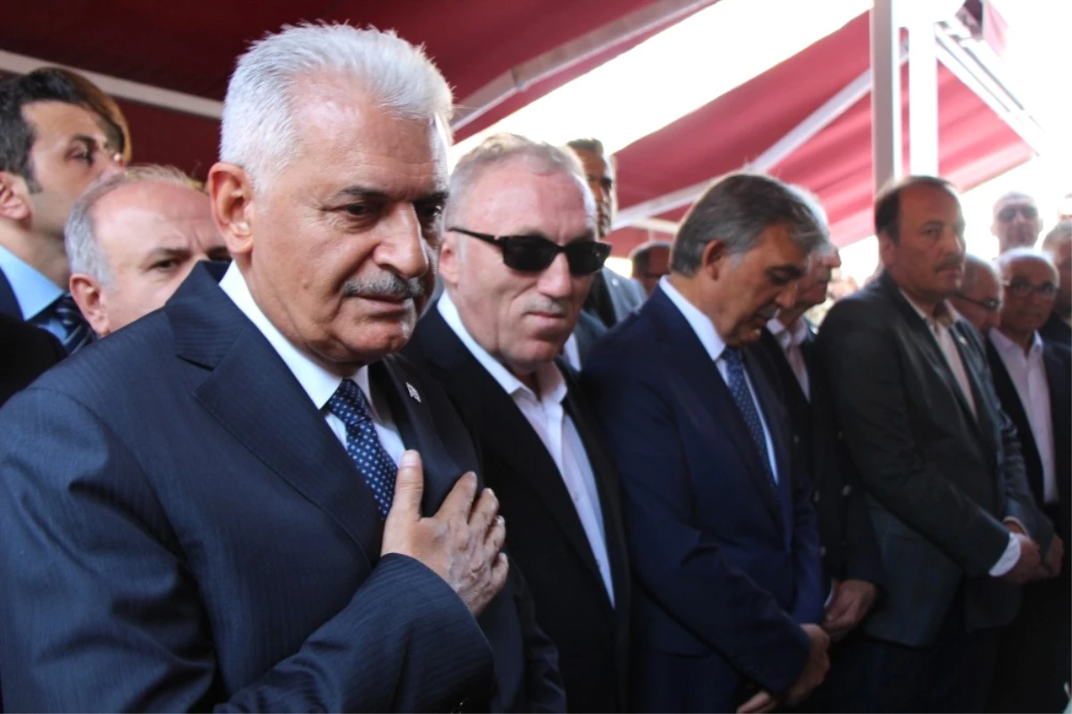 Meclis Başkanı Yıldırım ve Abdullah Gül Cenaze Törenine Katıldı