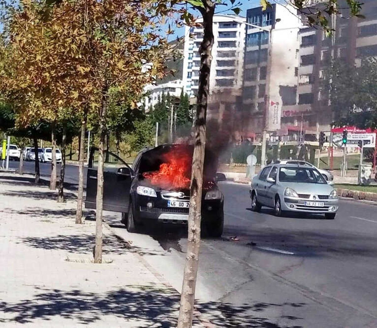 Seyir Halindeki Otomobil Alev Aldı