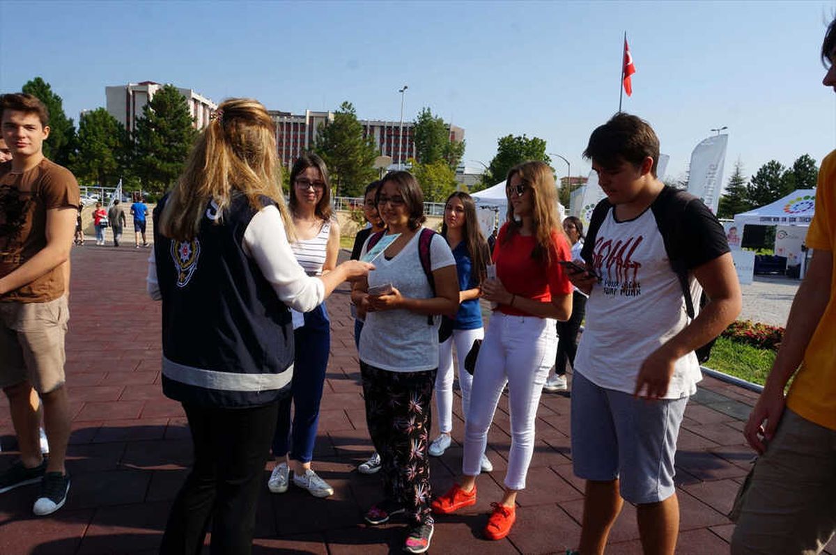 Üniversite Öğrencileri "Terör" Konusunda Bilgilendirildi