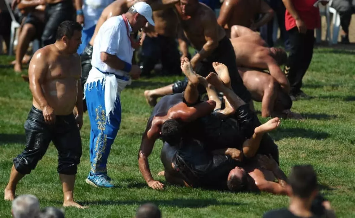 5. Uluslararası Altın Biber Festivali, Rüstem Pehlivan Yağlı Güreşleri ile Başladı