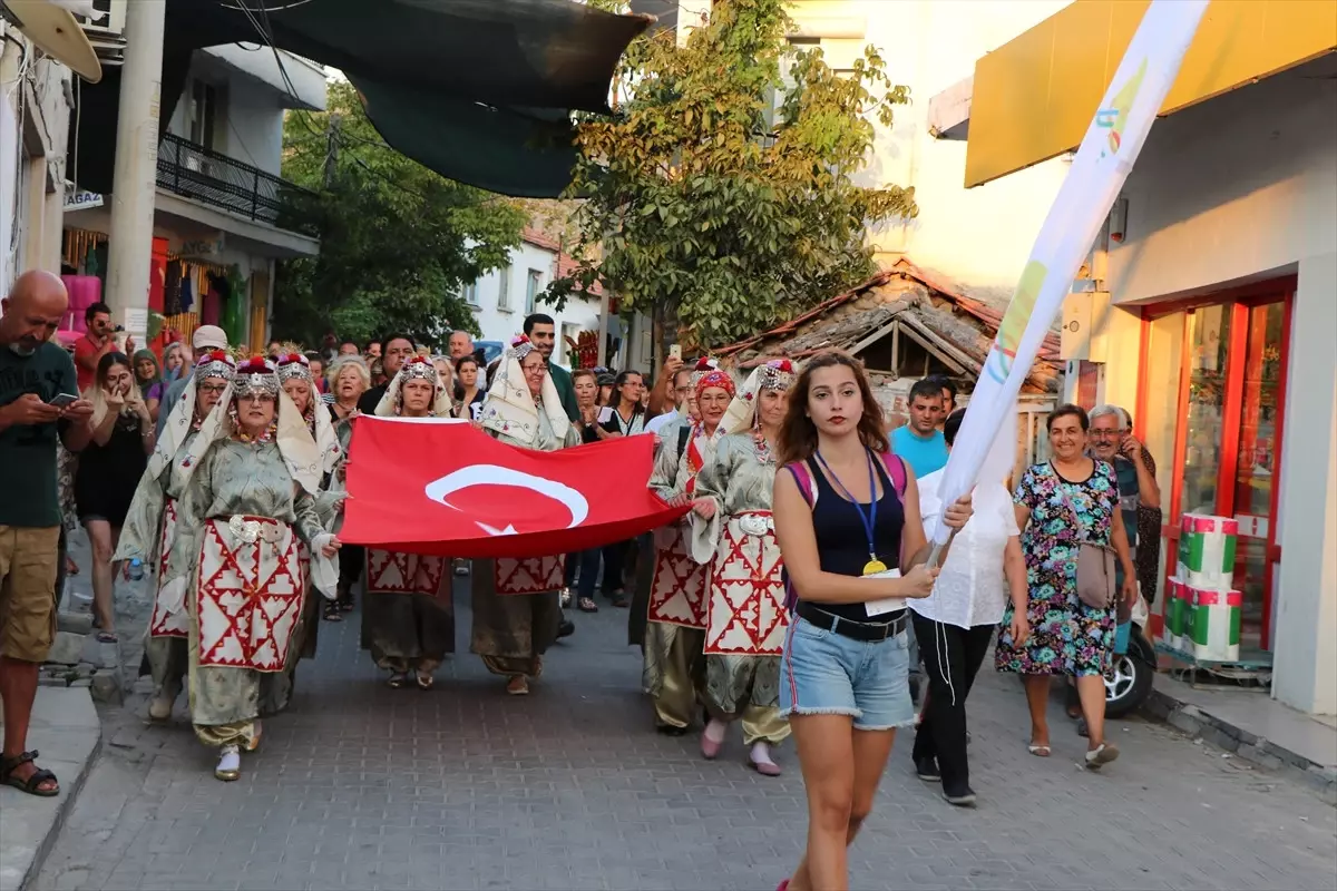 Bademli\'de Tiyatro Günleri Coşkusu