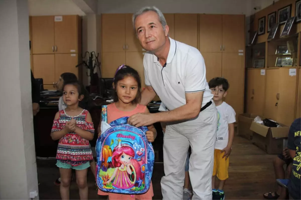 Bakkallar Odasından Üyelerine Kırtasiye Yardımı