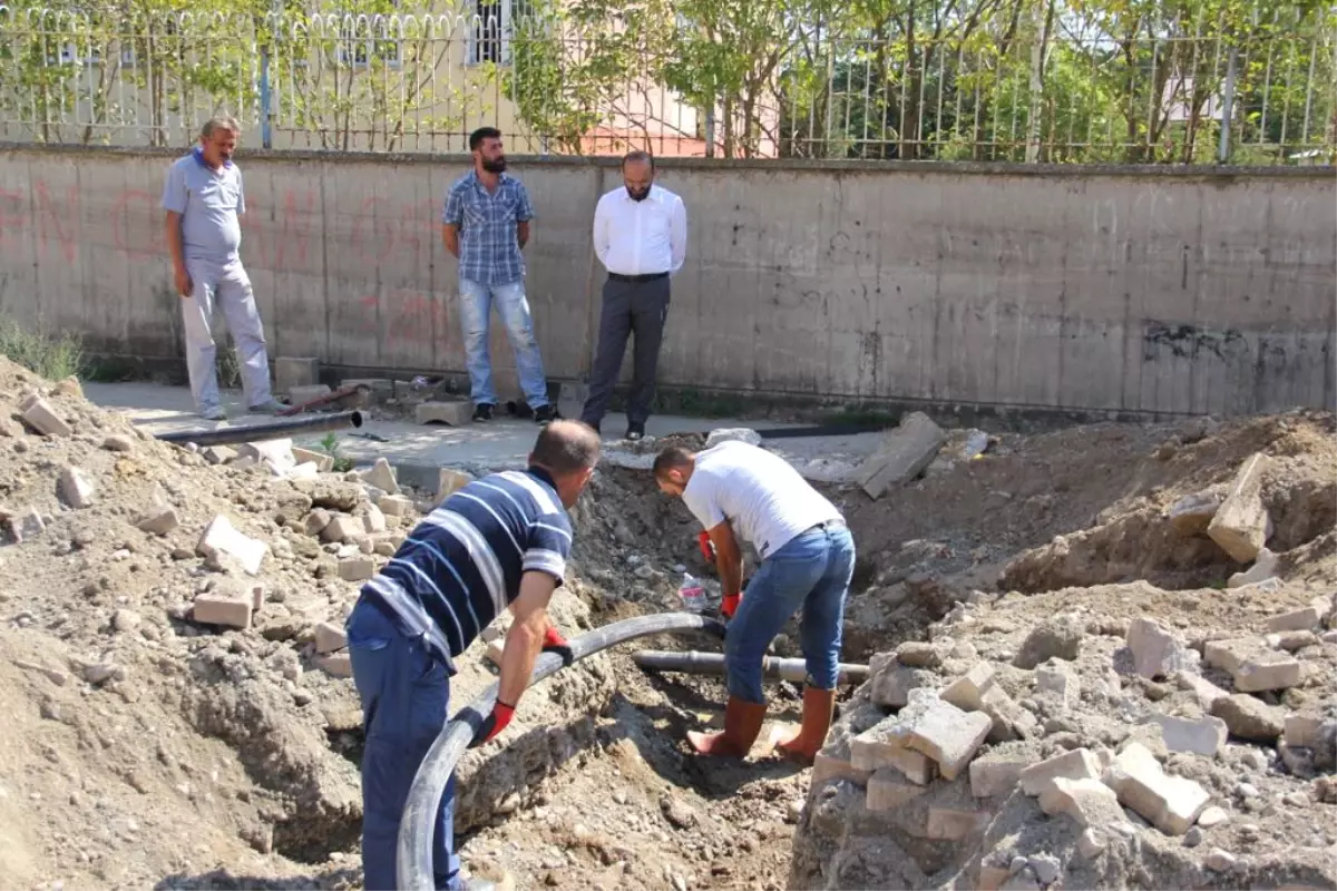 Demirci Mahallesinde Alt Yapı Çalışmalarını Sürdürüyor.