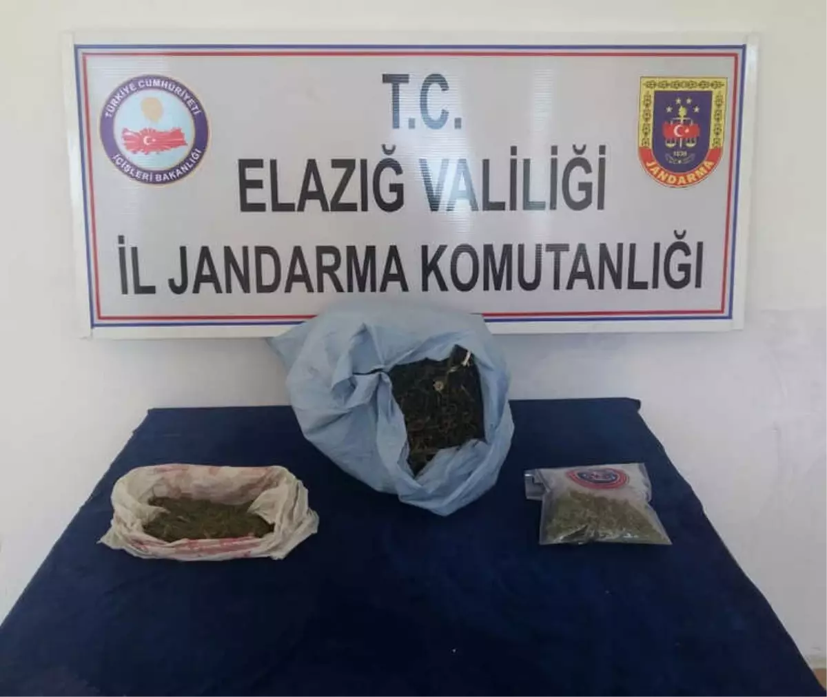 Elazığ\'da 2 Kilo 760 Gram Kilo Esrar Ele Geçirildi