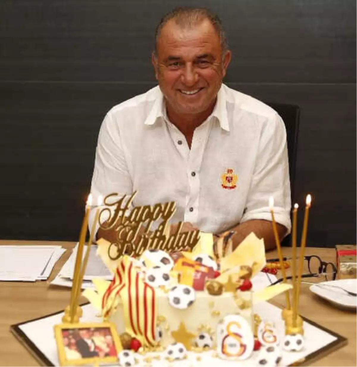Galatasaray\'da Terim\'in Doğum Günü Kutlandı