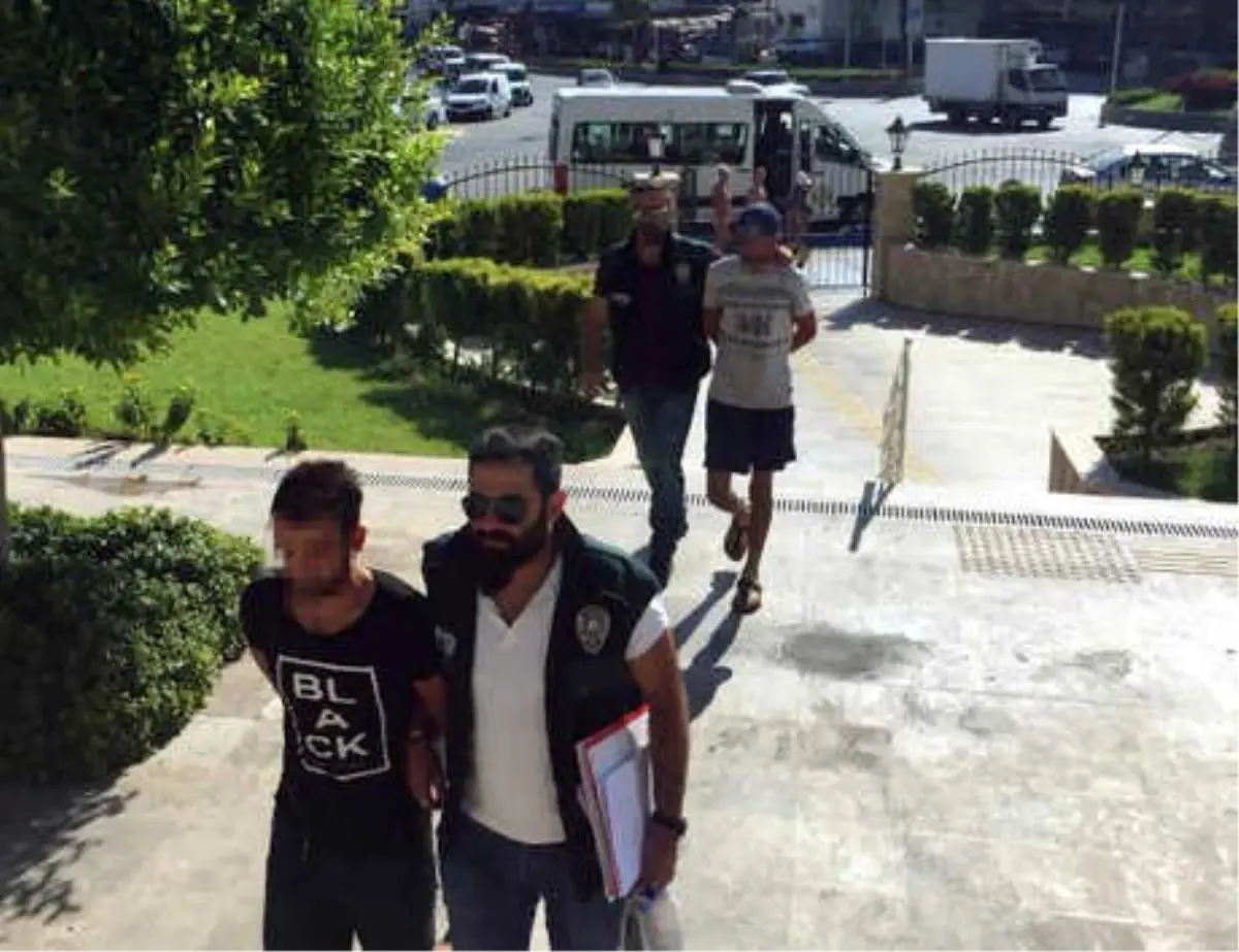 İzindeki Polisin Şüphelendiği 2 Kişi, Uyuşturucuyla Yakalandı