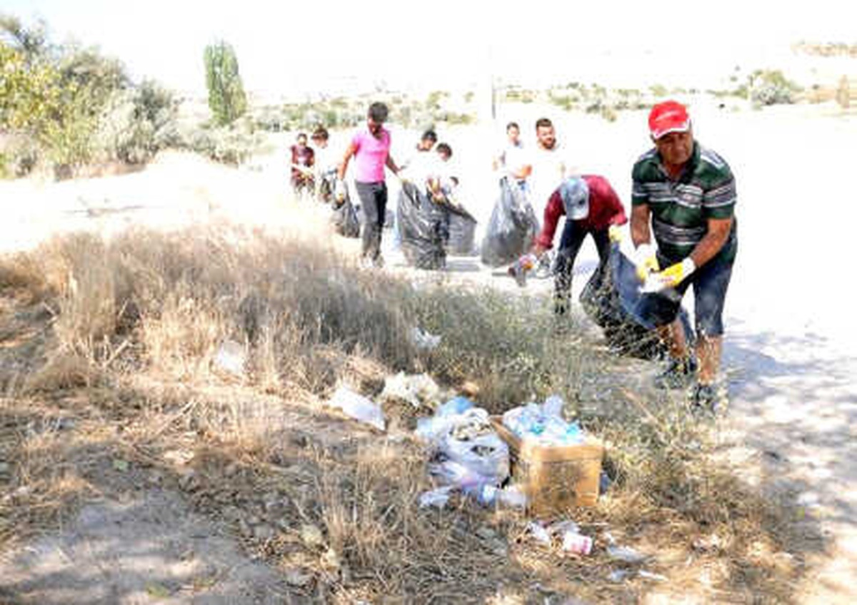 Japon Gençler Örnek Oldu, Göreme\'de Vadiler Temizlendi