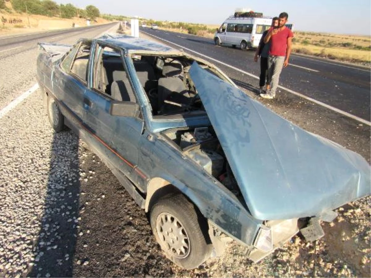 Kahta\'da Otomobil Devrildi: 6 Yaralı