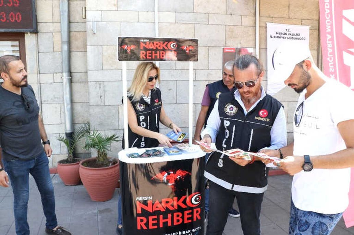 Mersin Polisi Öğrencileri Bilgilendiriyor