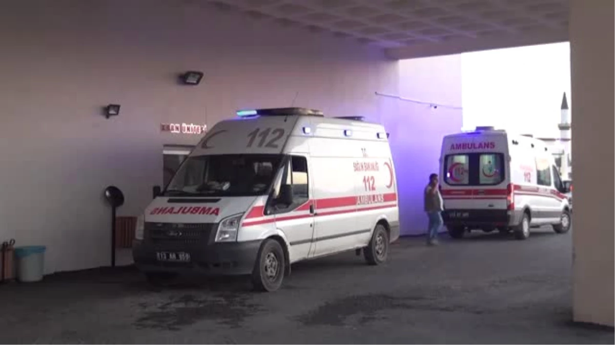 Tatvan\'da Trafik Kazası: 2 Ölü, 2 Yaralı