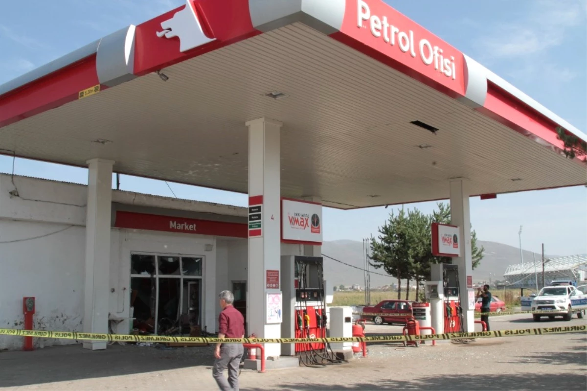 Ardahan\'da Petrol İstasyonunda Patlama: 1 Yaralı