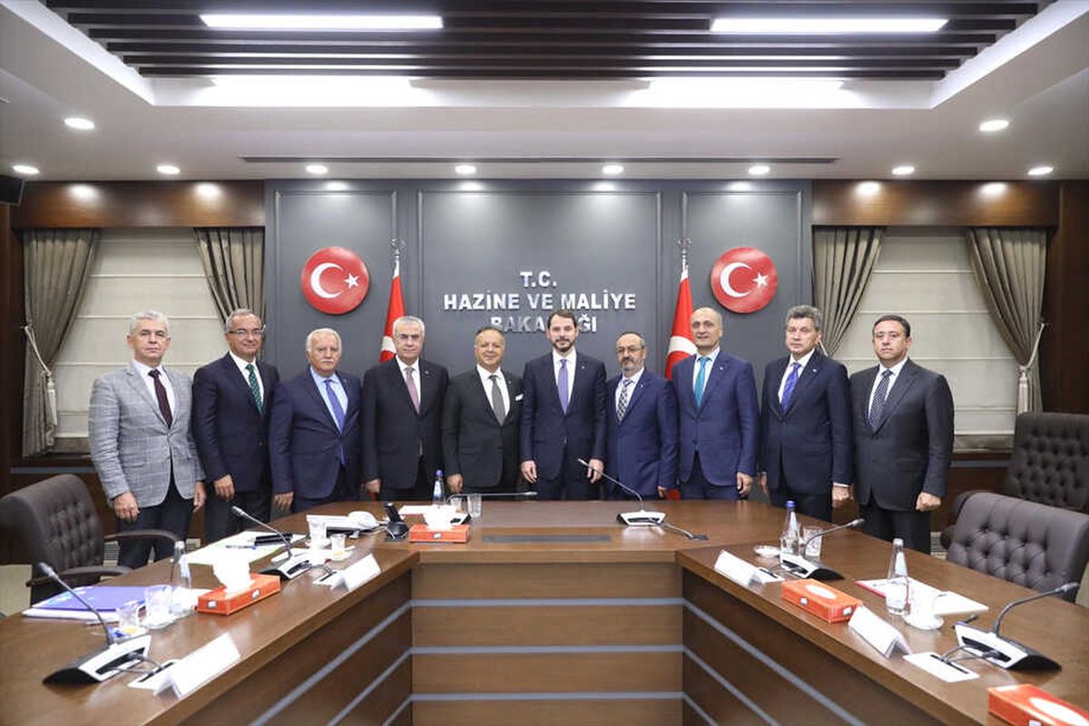 Bakan Albayrak Tim Heyetiyle Görüştü