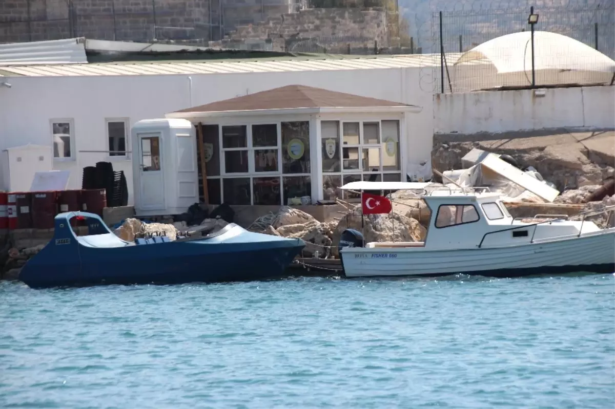 Bodrum\'da Göçmen Teknesi Battı