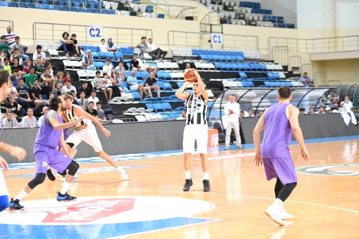 Büyükşehir Basket Takımı İlk Hazırlık Maçını Kazandı