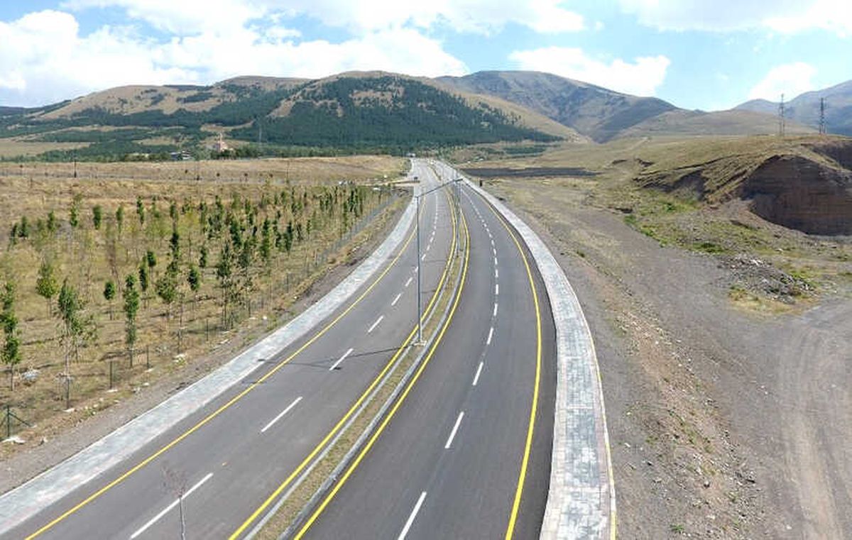 Büyükşehir Güvenli ve Konforlu Bir Ulaşım Ağı İçin Yol Yapıyor