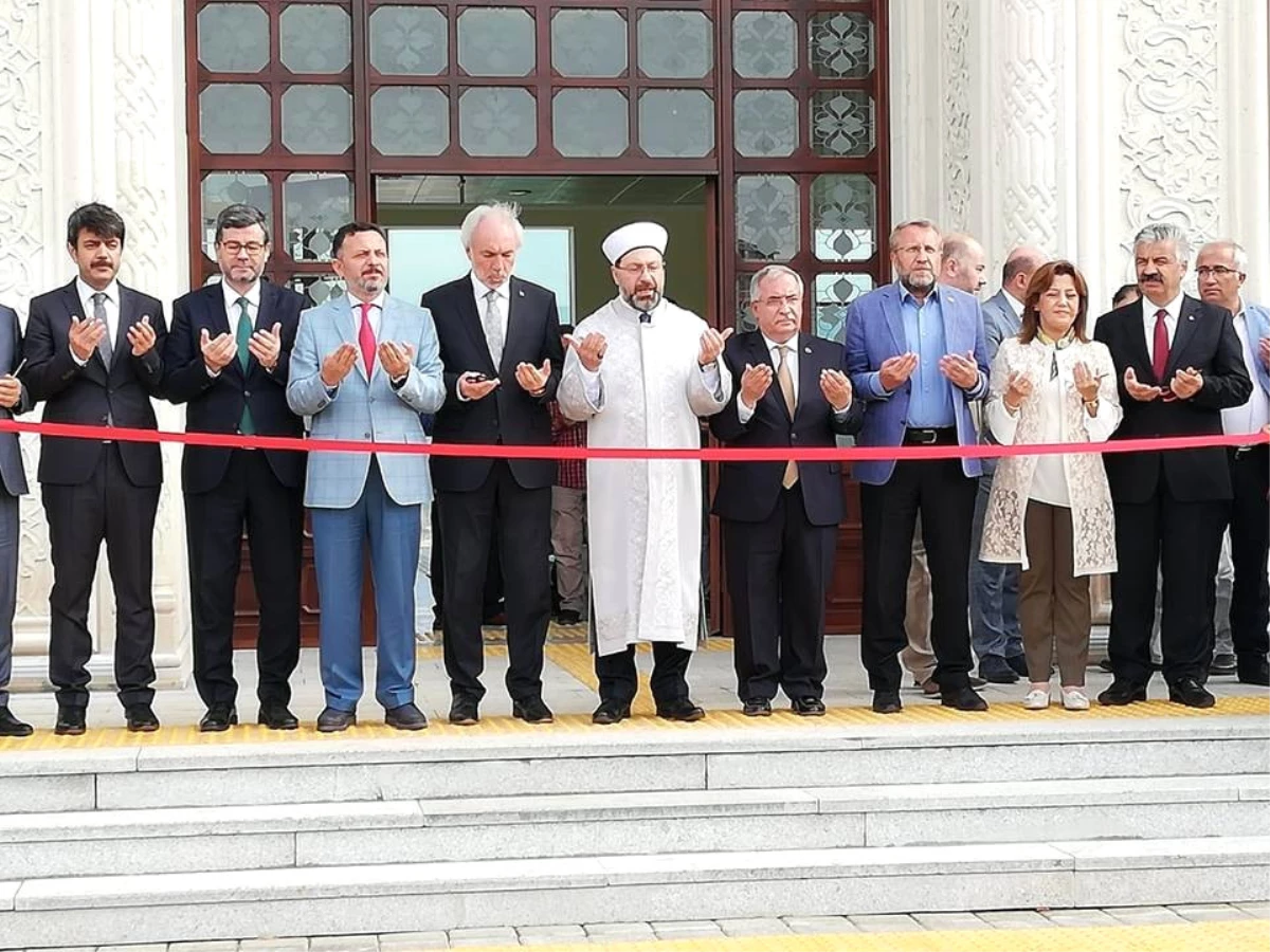 Diyanet İşleri Başkanı Erbaş: "Din İstismarı Güvenlik Meselesi Haline Gelmiştir"