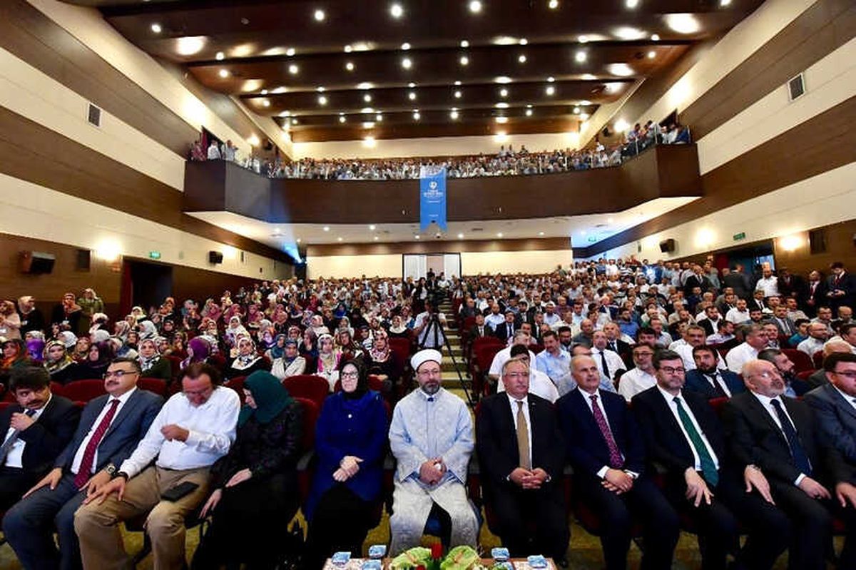 Diyanet İşleri Başkanı Erbaş: "Kur\'an ve Sünnet Çizgisinden Asla Taviz Vermeyeceğiz"