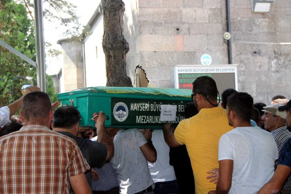 Genç Tasarımcı Hayatını Kaybetti
