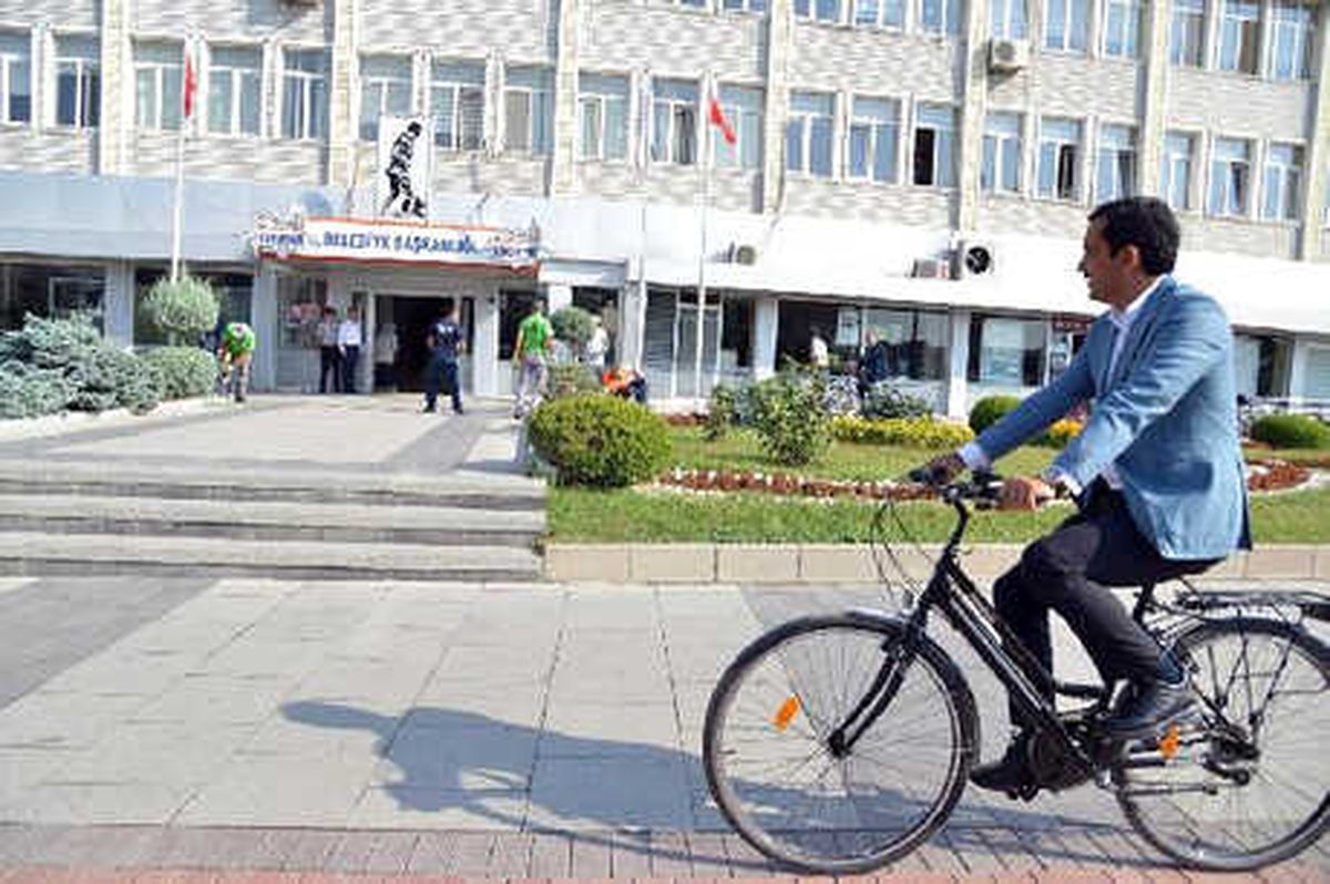 Kırşehir\'de Belediye Başkanı ve Tüm Personel İşe Bisikletle Gidip Gelecek