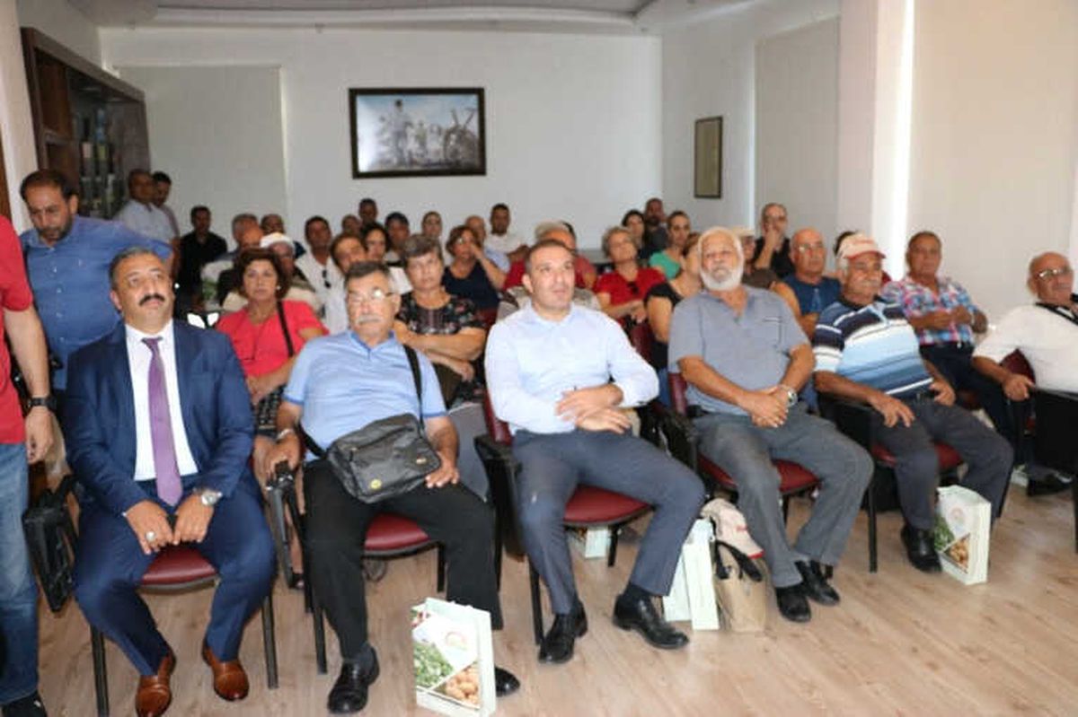 KKTC\'li Patates Üreticileri Patates Araştırma Enstitüsü\'nü Gezdi
