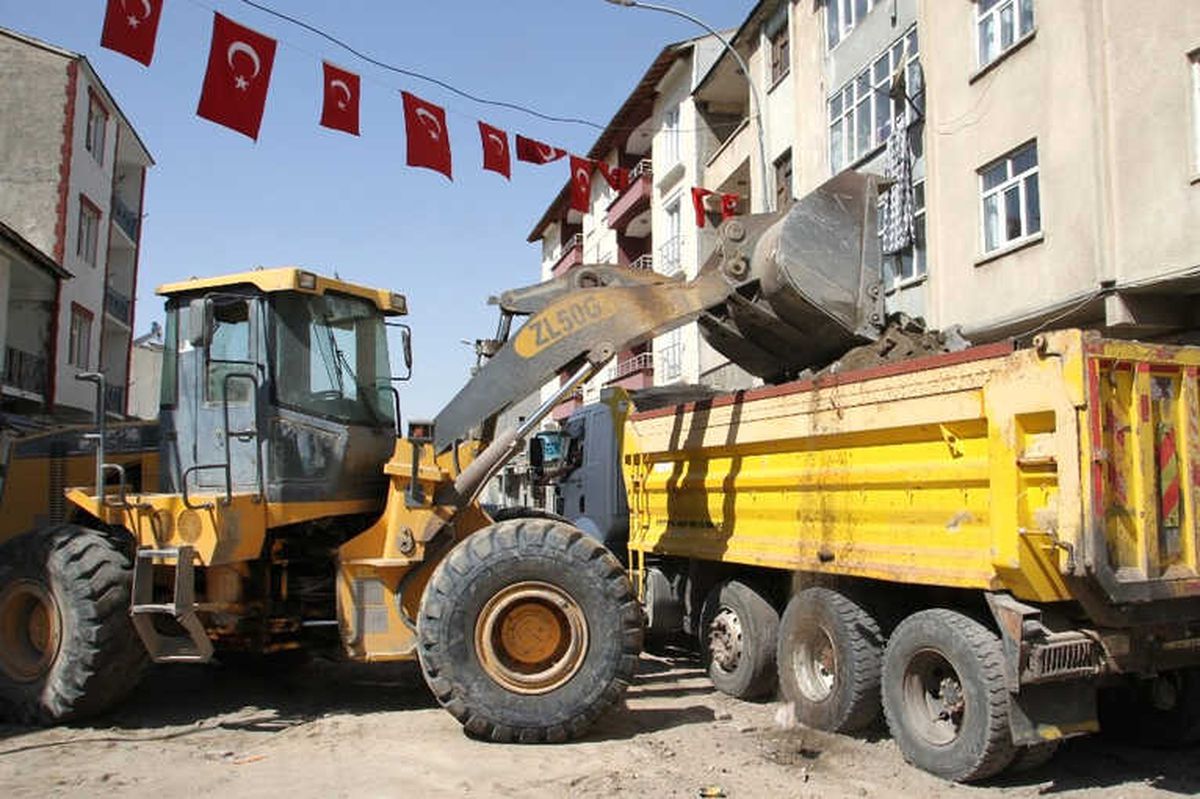 Malazgirt\'te Üst Yapı Çalışmaları Tüm Hızıyla Devam Ediyor