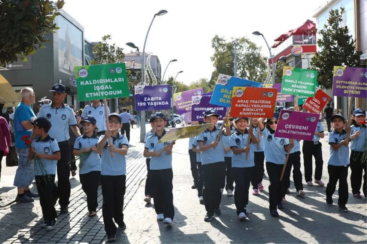 Minik Zabıtalar Farkındalık Yürüyüşü Yaptı