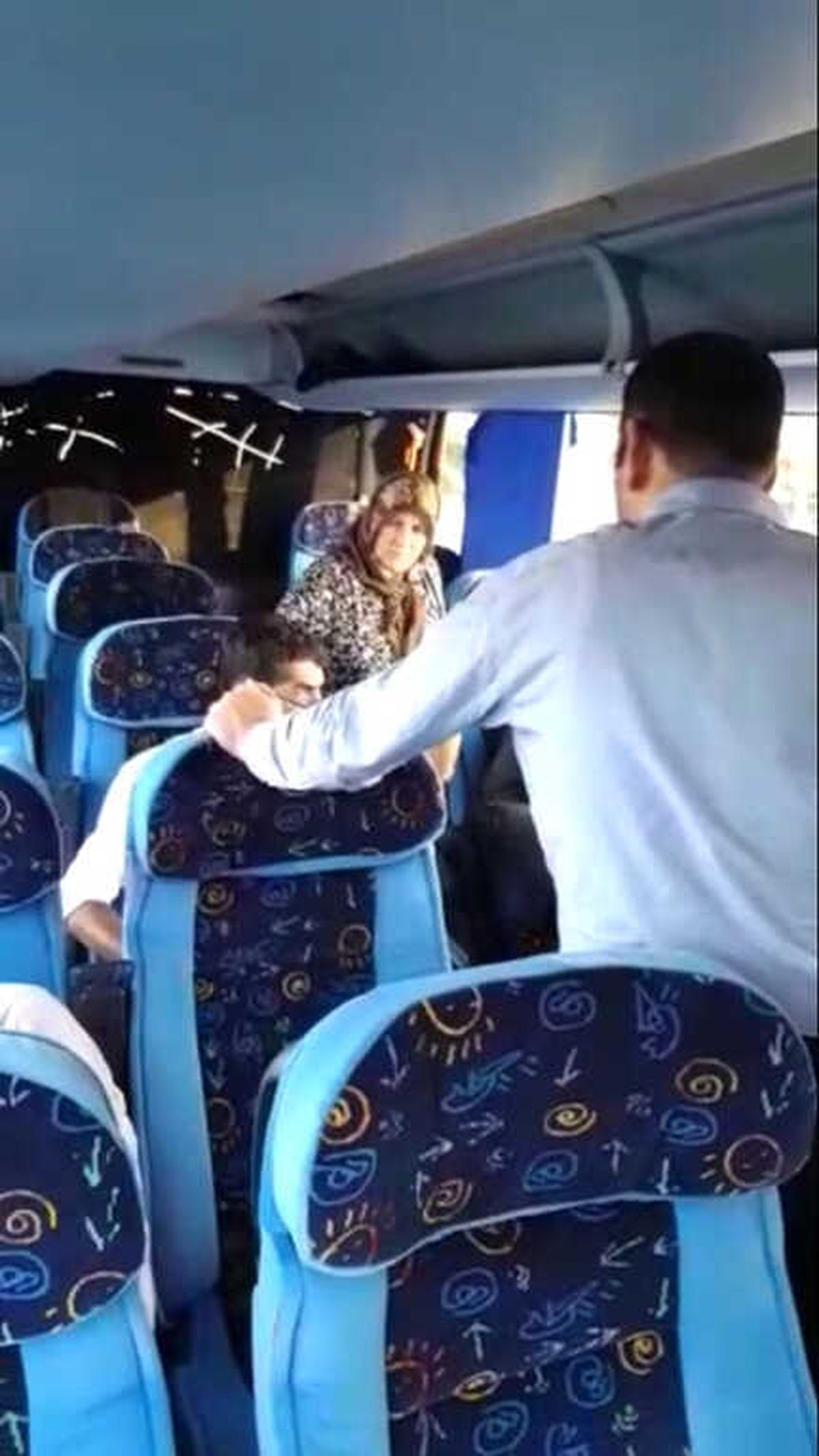 Otobüsün Mazotu Bitti, Yolculardan Mazot Parası İstediler
