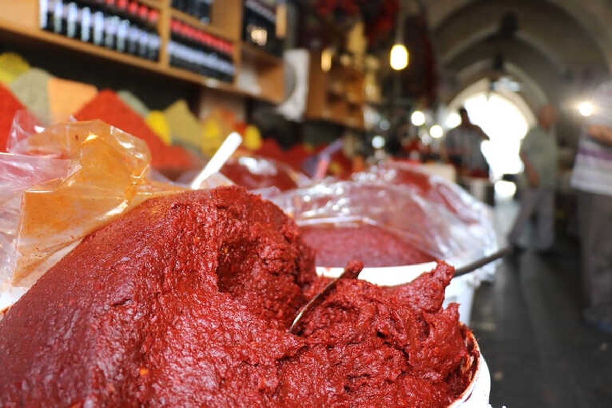 Meşhur Kışlık Antep Salçası Tezgahlardaki Yerini Aldı