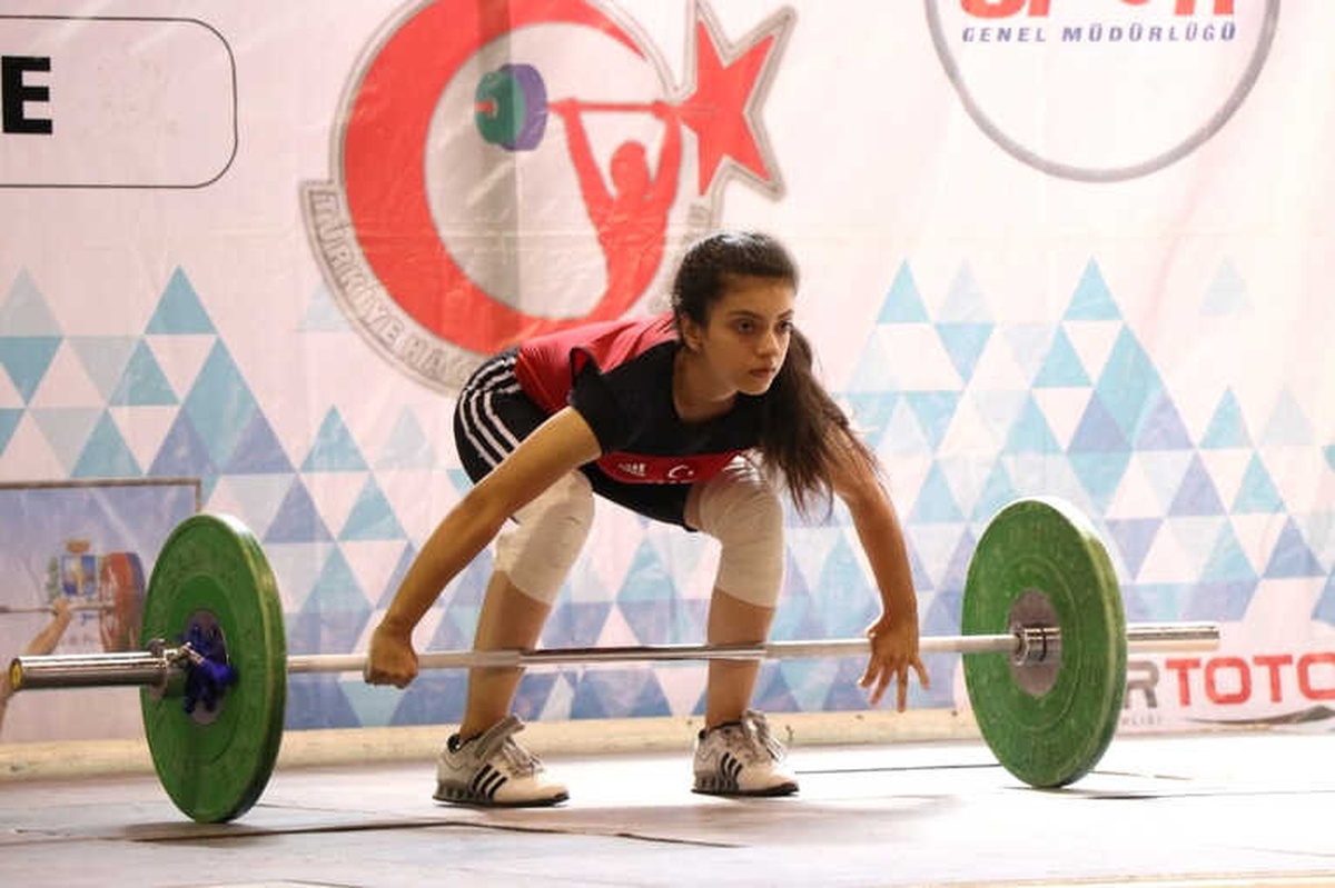 Türkiye Büyükler Ferdi Halter Şampiyonası Başladı