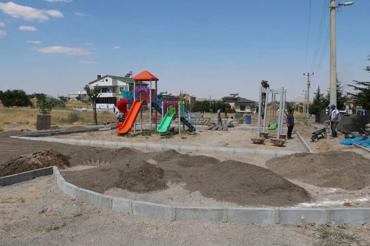Uçhisar\'da Park Yenileme ve Kaldırım Çalışmaları Devam Ediyor