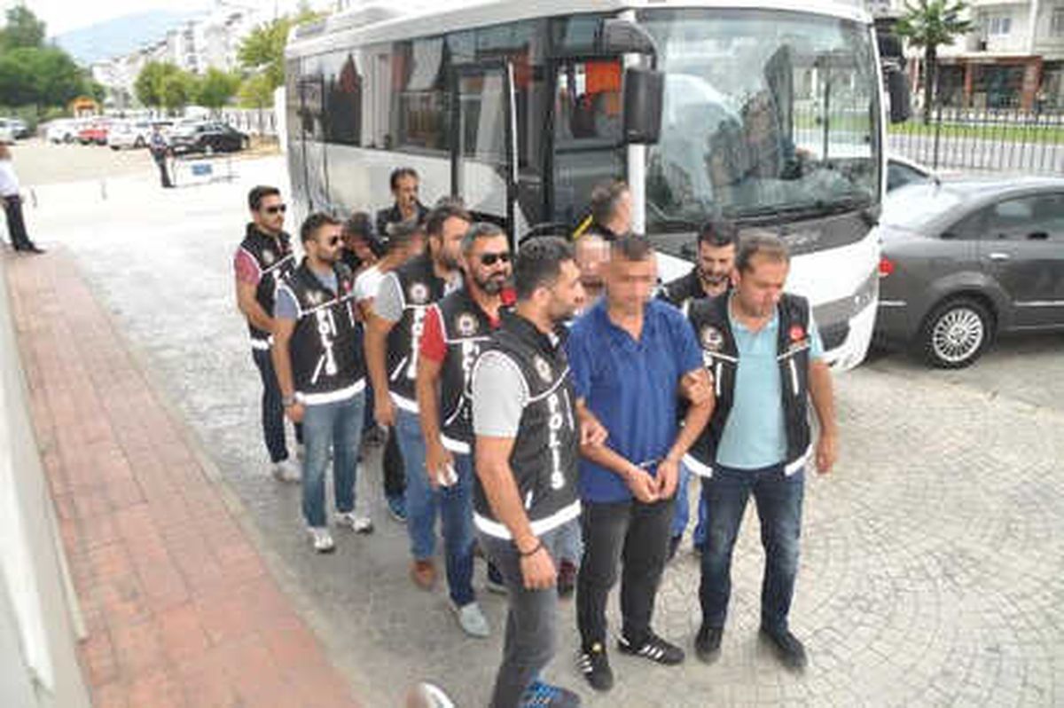Uyuşturucu Operasyonunu Sızdıran Muhtar Tutuklandı