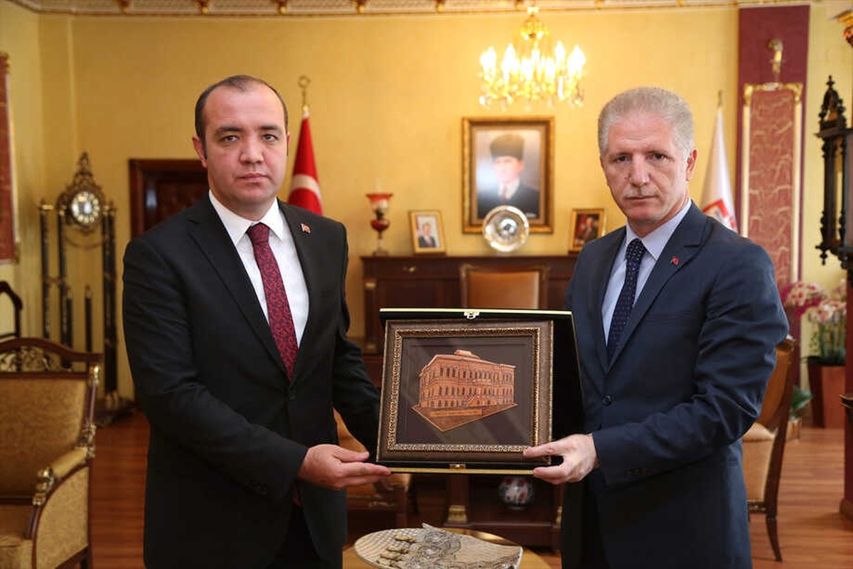 Vali Gül Kaymakamlar ile Bir Araya Geldi