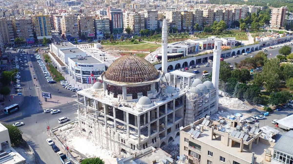 11 Nisan Külliyesinde Çalışmalar Sürüyor