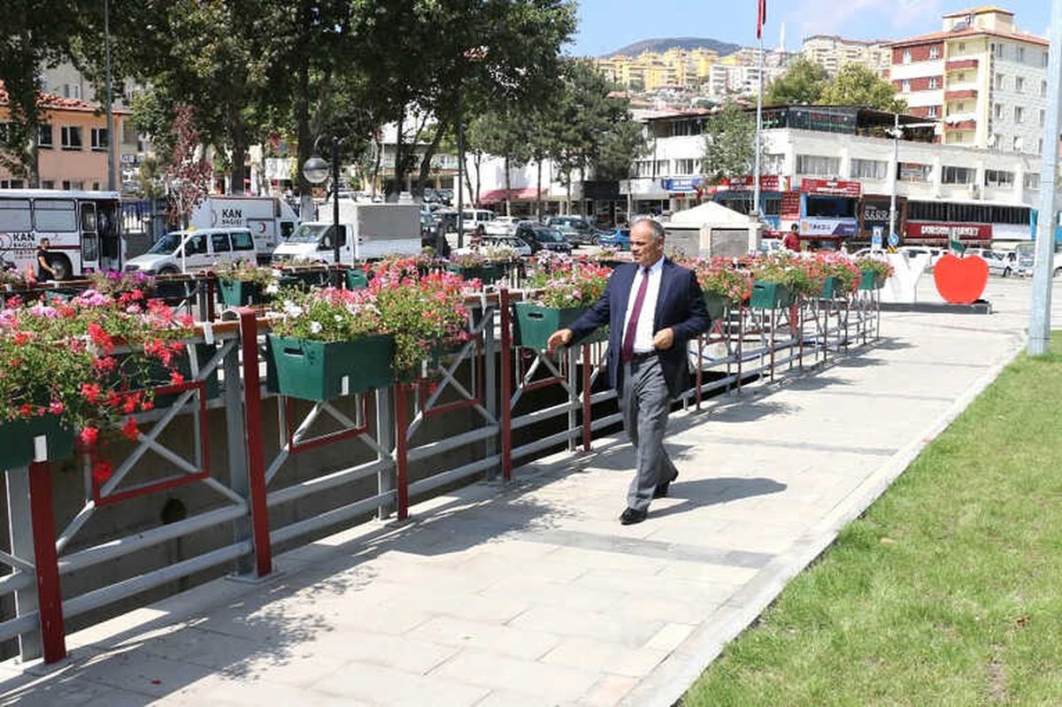 Başkan Öztürk, Yahyalı\'nın Çehresini Değiştirdi
