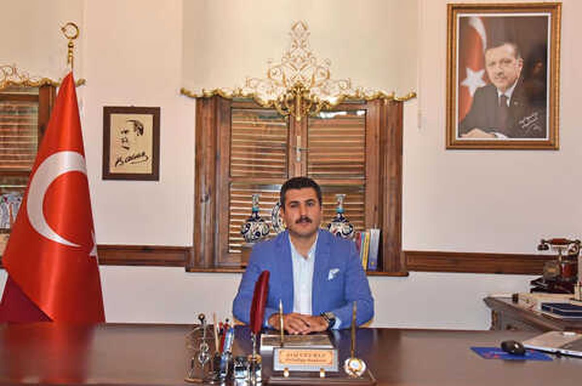 Başkan Uğurlu\'dan Çifte Mesaj
