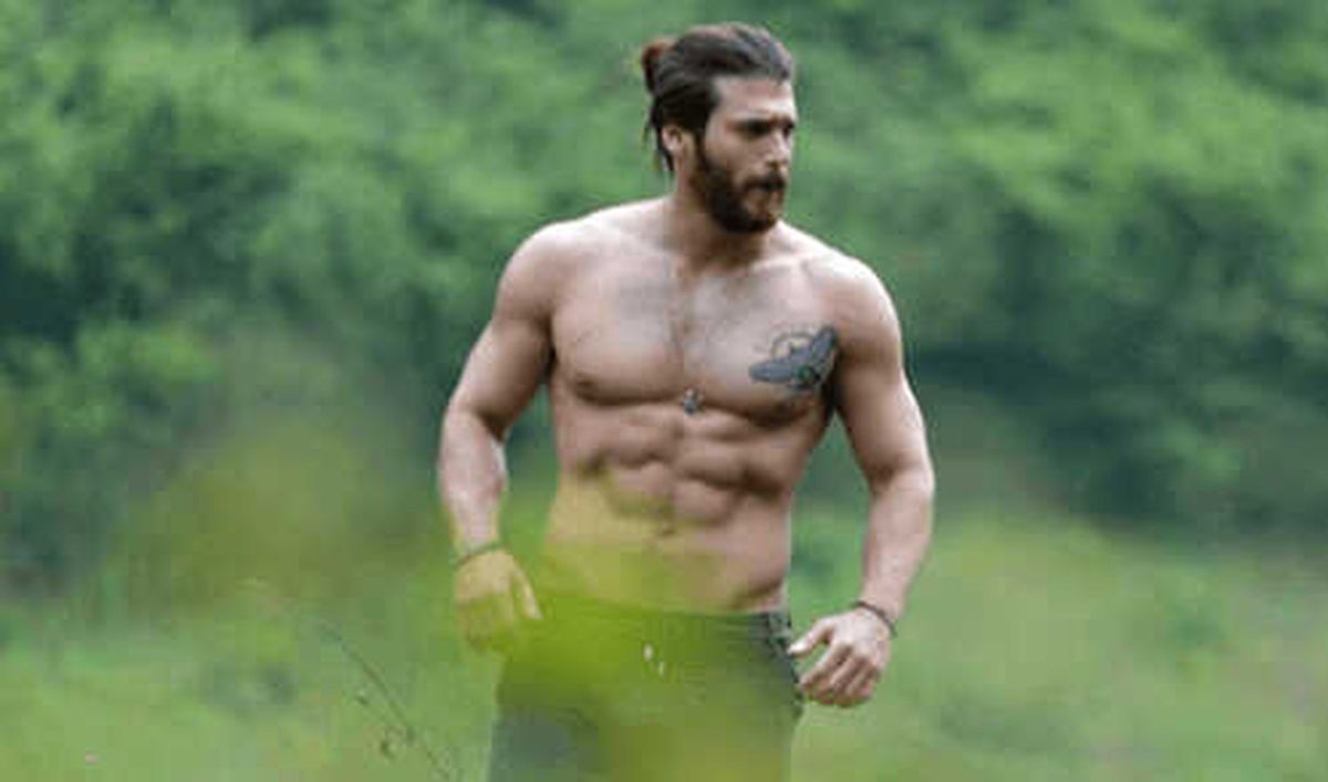 Can Yaman Ve Vücudu En İkonik Görüntü Seçildi!