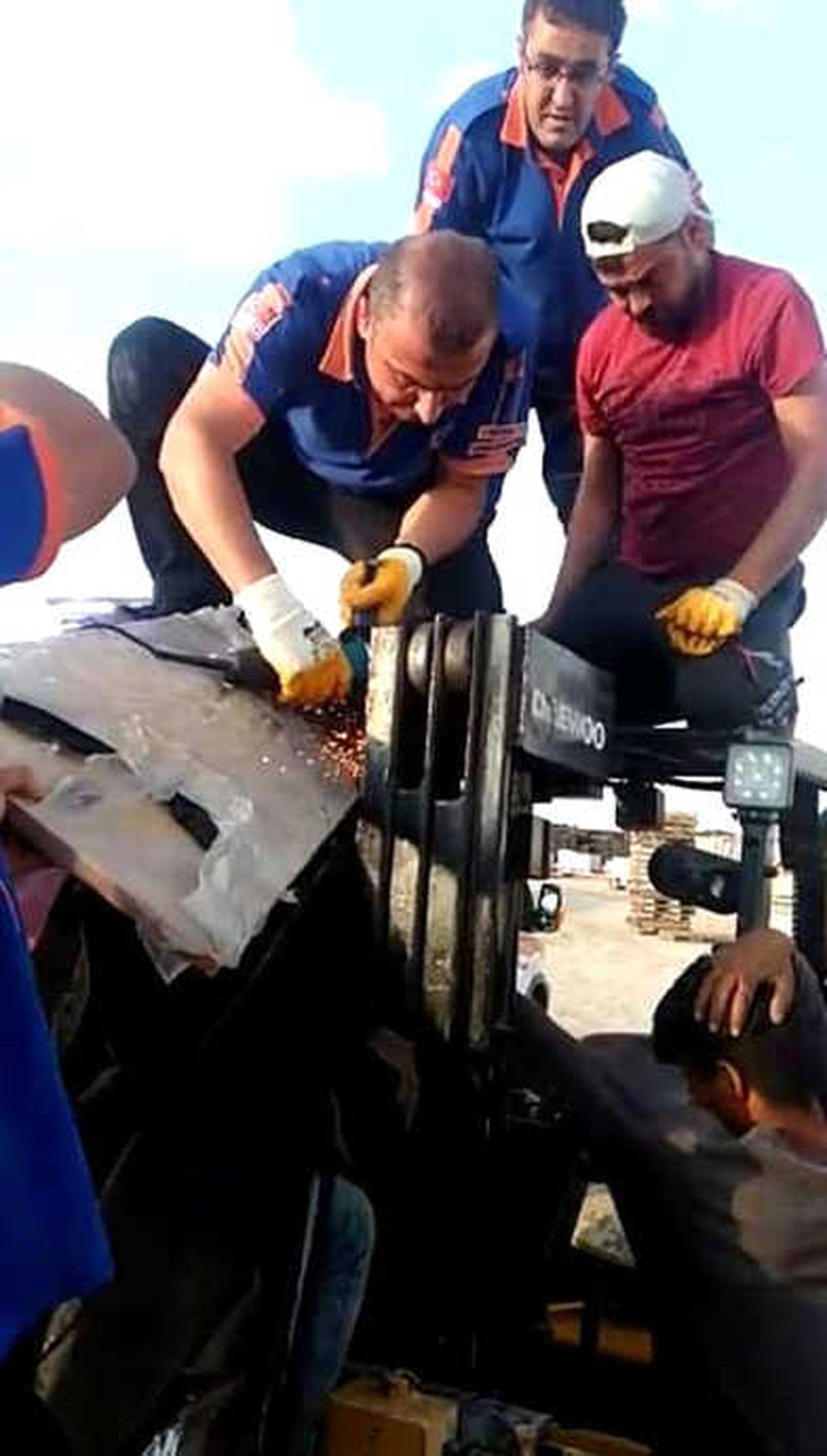 Elini Forklifte Sıkıştıran İşçiyi Afad Ekipleri Kurtardı