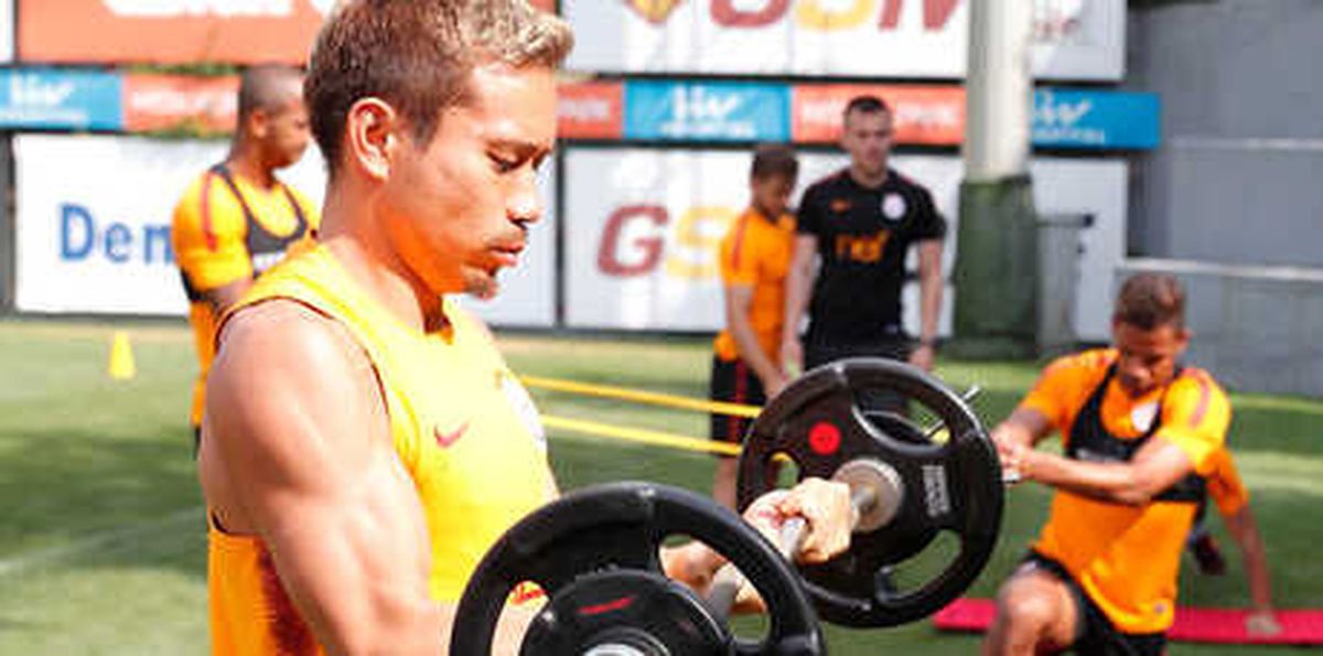 Galatasaray\'da Hazırlıklar Sürüyor