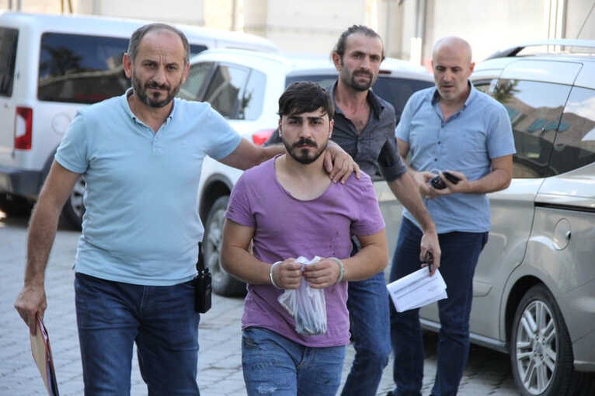 Iraklı Genç Kavgayı Ayıran Polisi Kazara Yaraladı