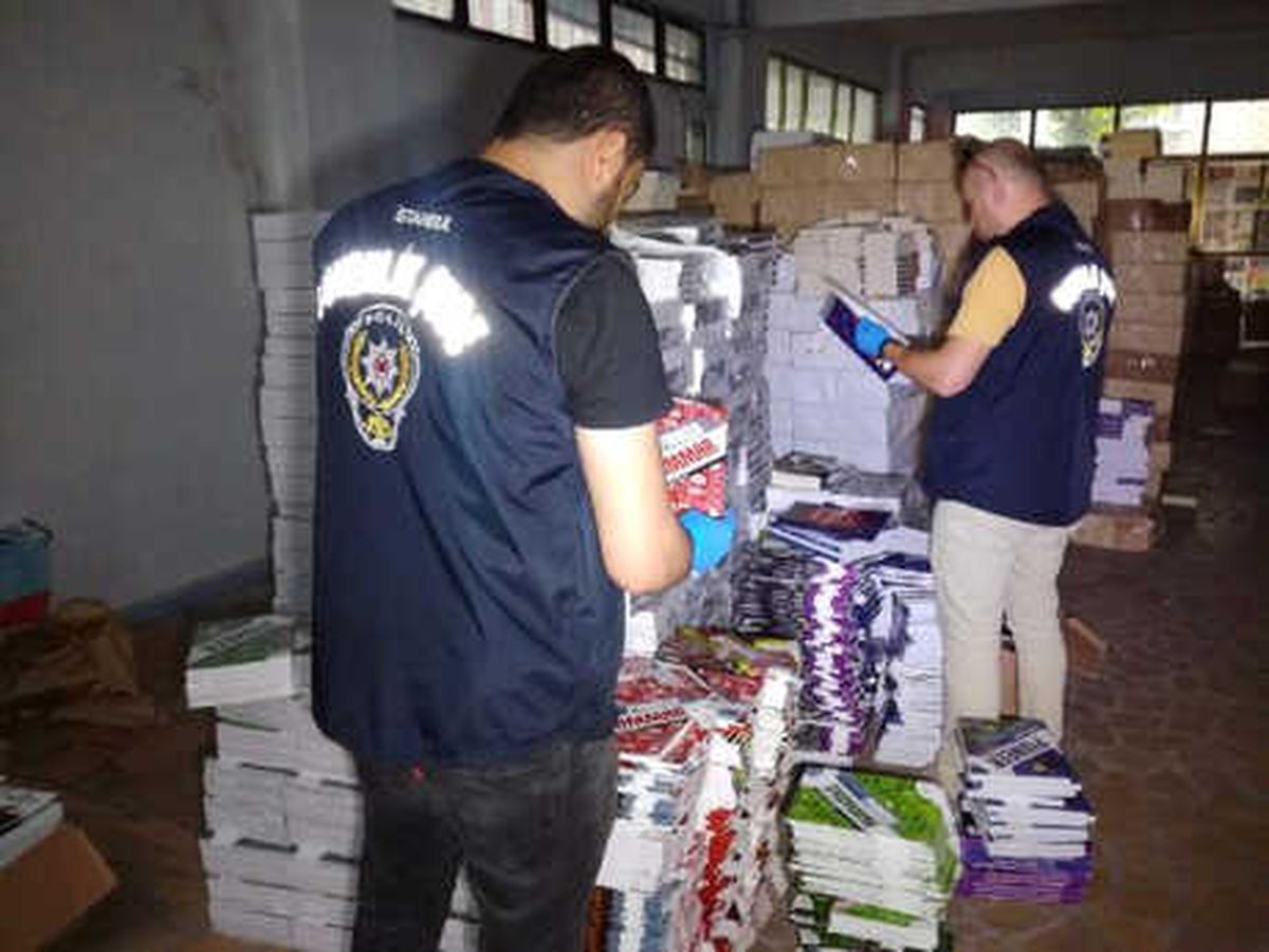 İstanbul\'da 1,5 Milyon TL\'lik Korsan Kitap Operasyonu